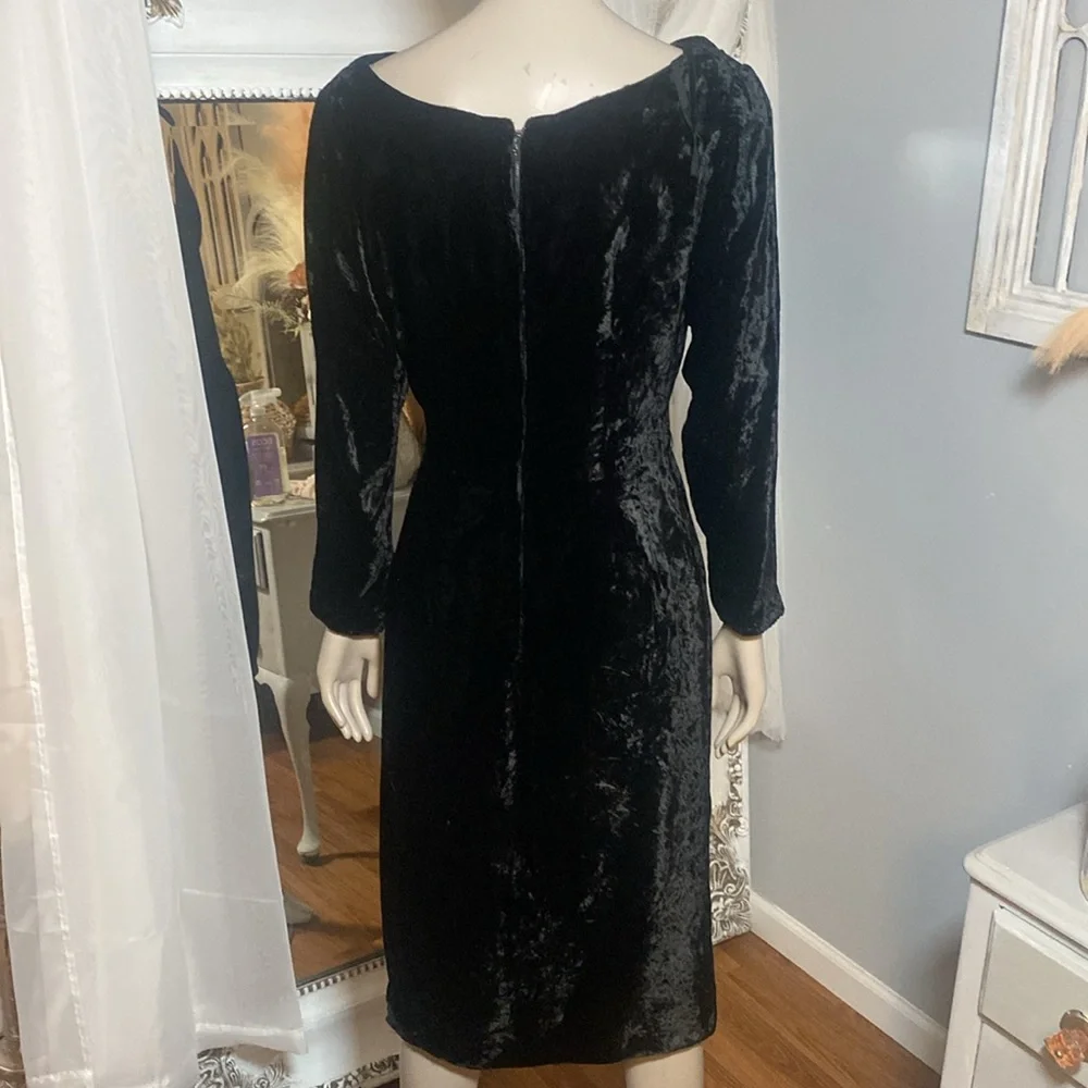 Beautiful vintage 40s silk velvet little black dress boatneck - Picture 5 of 6